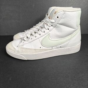 Nike Women’s Blazer Mid 'White with Pale Green Swoosh'